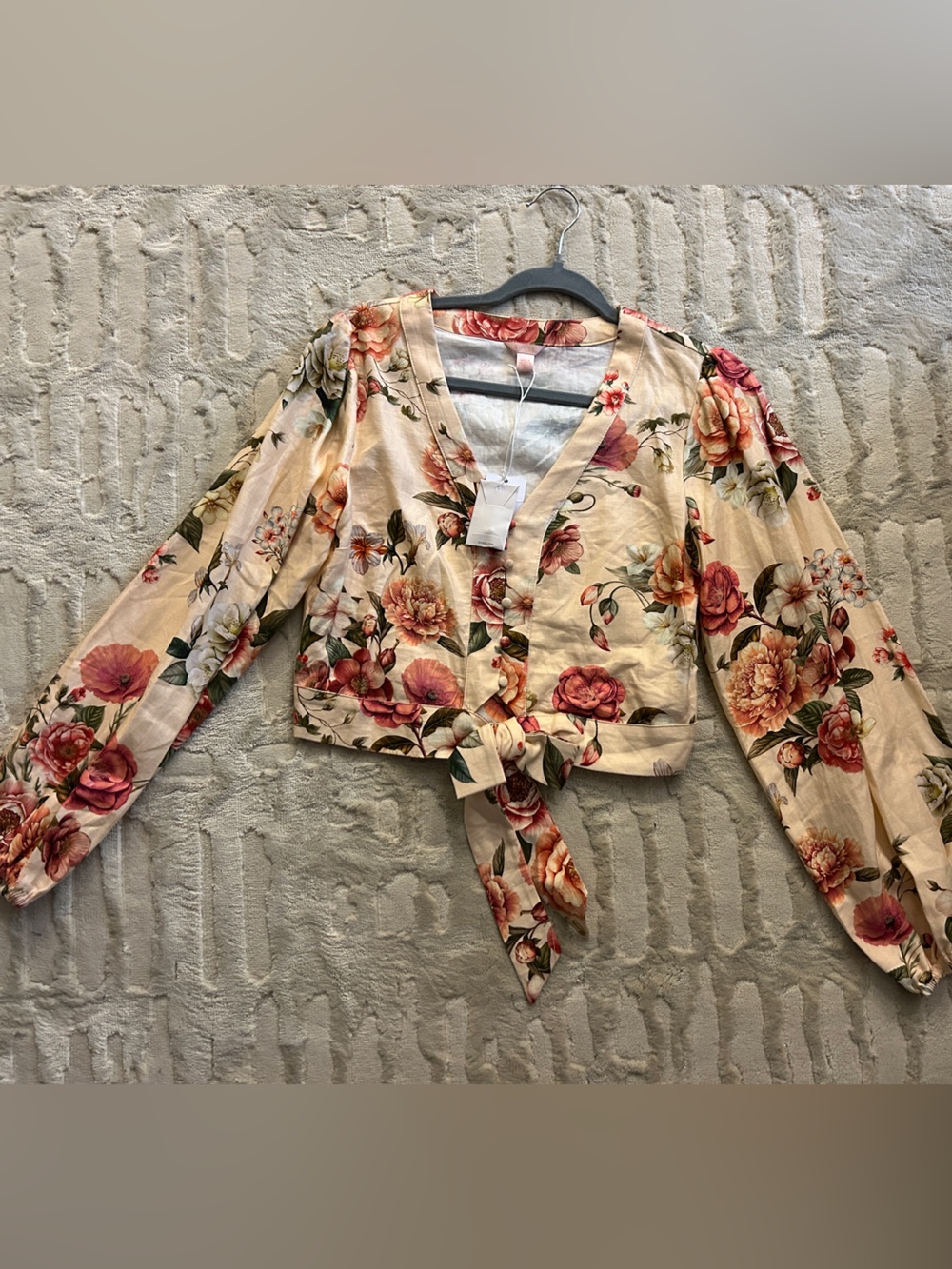 Guess Floral Velvet Hanger in Pink and Red
